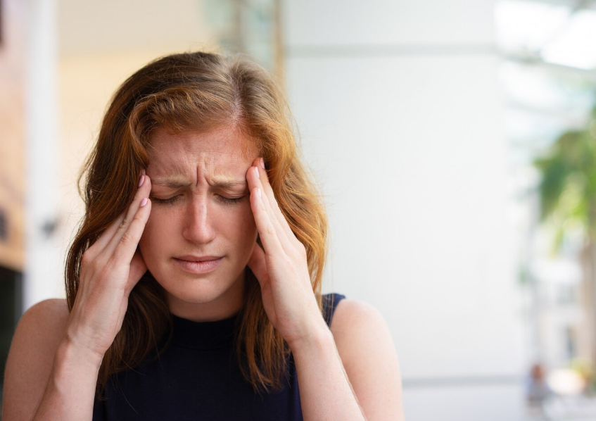 Jak poznáte, že máte migrénu, a ne obyčejnou bolest hlavy?